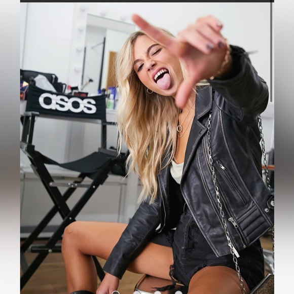 Barney’s Leather Jacket - Picture 4 of 9